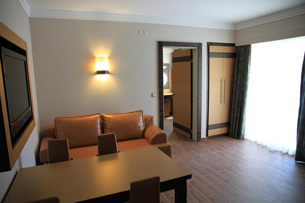 Club Alpina Marmaris Exterior foto