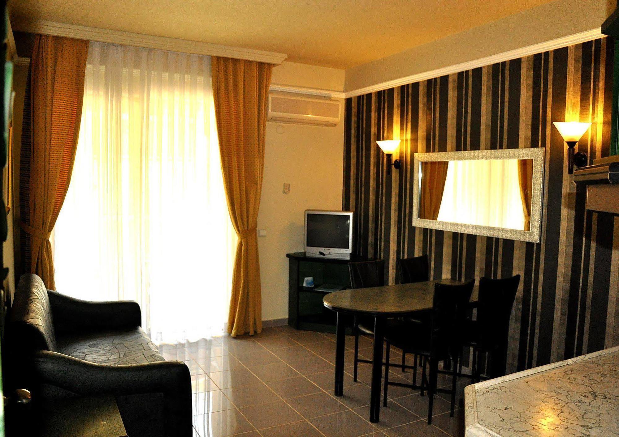 Club Alpina Marmaris Exterior foto