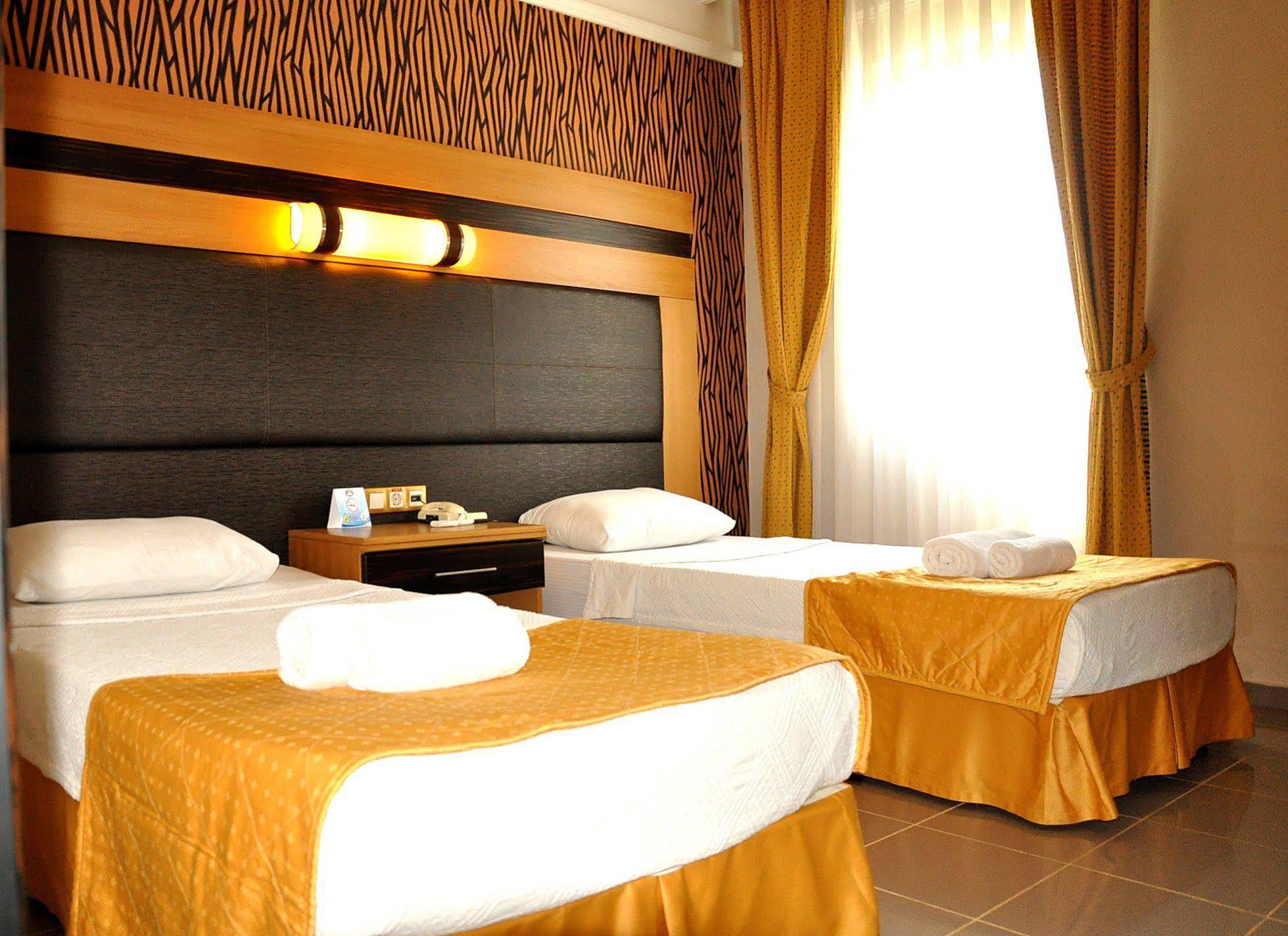 Club Alpina Marmaris Exterior foto